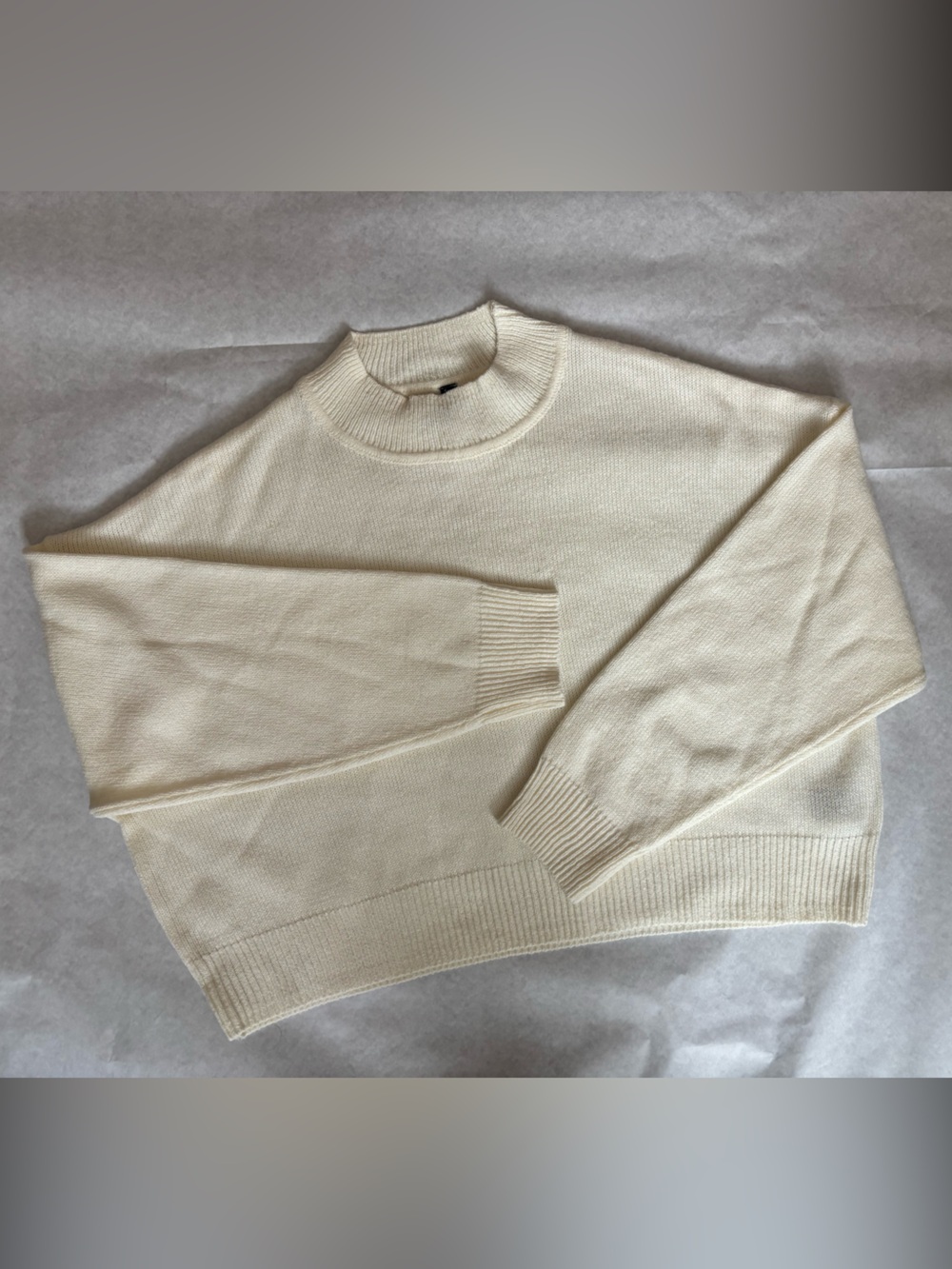H&M Cream Colored Boxy Sweater size Large